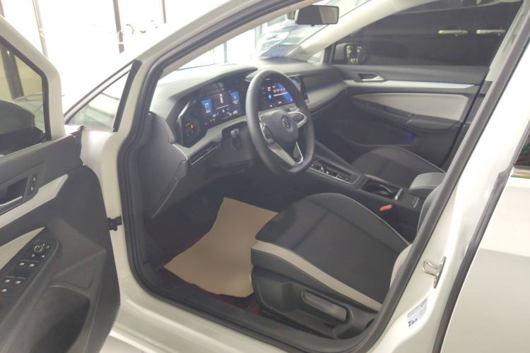 Used Volkswagen Golf 2023 Facelift 280TSI DSG Pro
