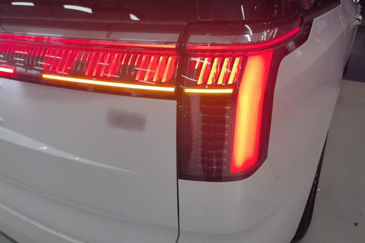 Used Zeekr 009 2024 Six-Seat Executive Version 4WD 108 kWh