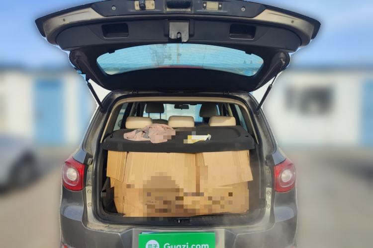 Used Volkswagen Tiguan 2010 2.0 TSI Automatic All-Wheel-Drive Elite Edition Trunk