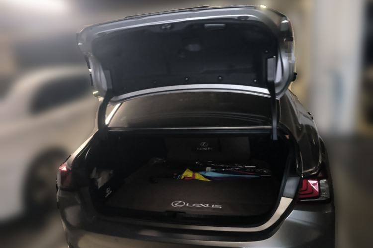 Used Lexus ES 2022 300h Excellence Edition Trunk