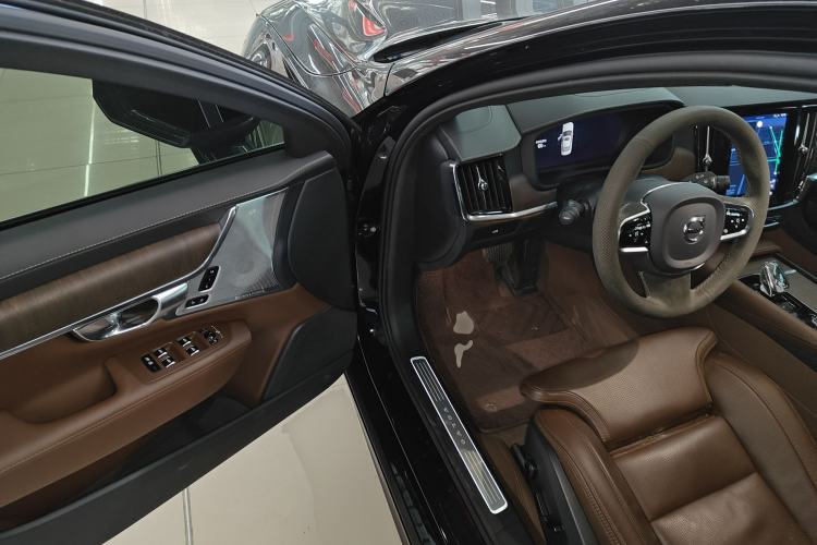 Used Volvo S90 2023 B5 Luxury Smart Edition