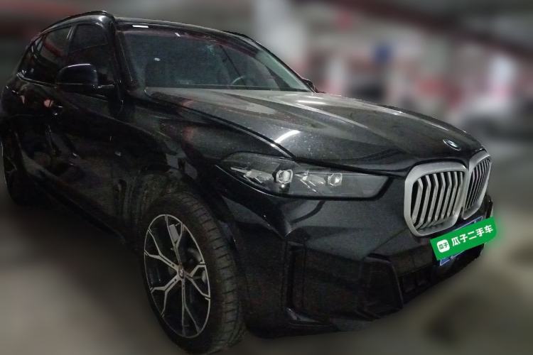 Used BMW X5 2023 xDrive 30Li Luxury M Sport Night Edition Package Front Right 45 Deg