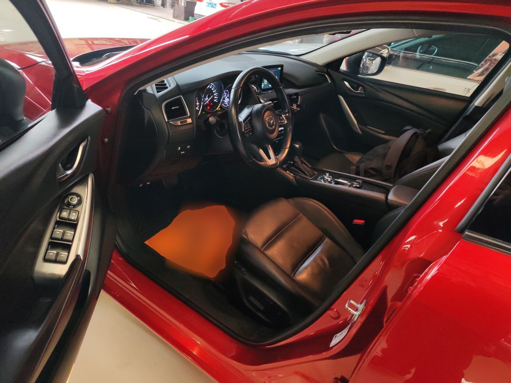 Переднее сиденье в автомобиле