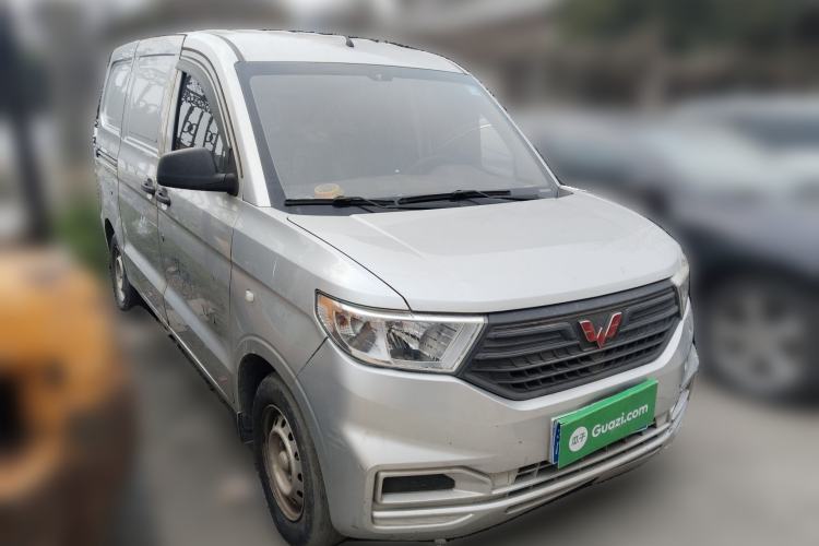 Used Wuling Hongguang V 2019 1.5L Jingqu Edition Sealed-Window Vehicle China VI LAR
