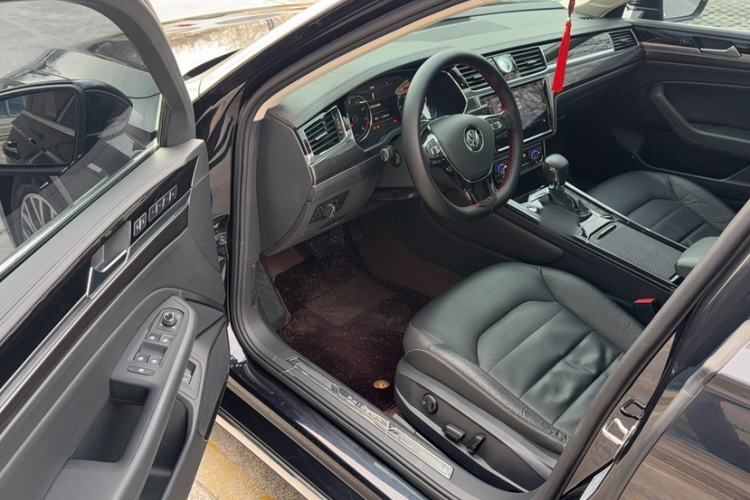 Used Volkswagen Phideon 2018 Revised Version 380TSI Two-Wheel Drive Business Edition
