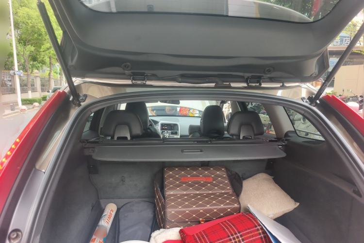 Used Volvo XC60 2017 T5 Smart Upgrade Edition Trunk