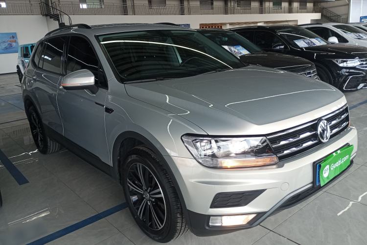 Used Volkswagen Tiguan L 2020 330TSI Automatic Two-Wheel Drive Luxury Edition China VI Standard
