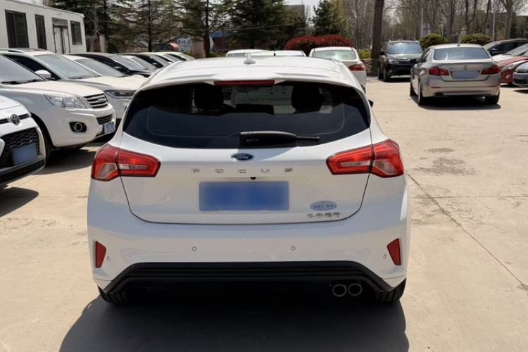 Used Ford Focus 2020 Hatchback 1.5L Automatic Sharp Edition Exterior 4