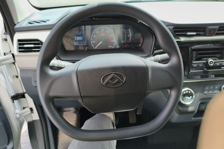 Used SAIC MAXUS EV30 2023 Pure-Electric Smart Logistics Expert with Long Wheelbase Guoxuan