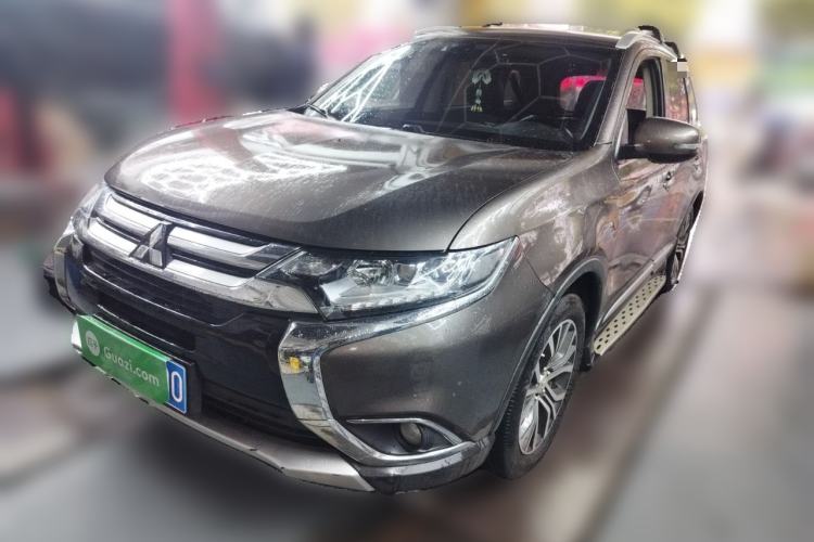 Used Mitsubishi Outlander 2018 2.4L 4x4 Luxury Edition 7-Seater