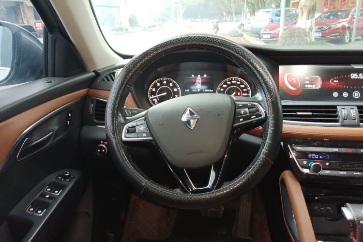 Used BORGWARD BX7 2016 28T 2WD Luxury Edition 7-seater
