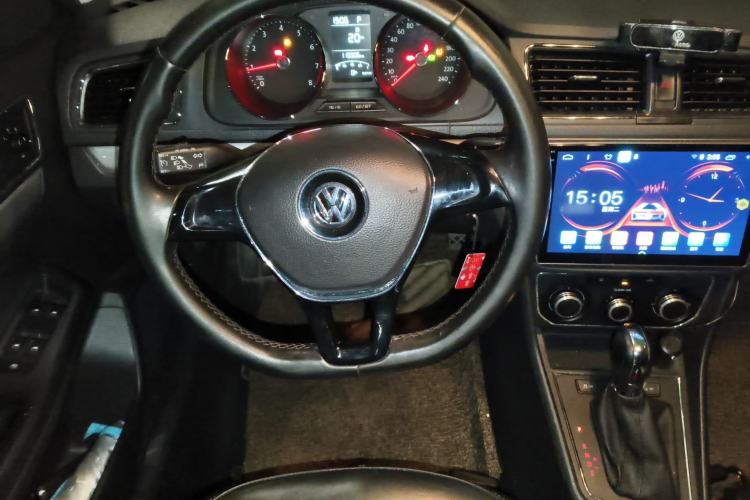 Used Volkswagen Gran Lavida 2015 1.6L Automatic Comfort Edition
