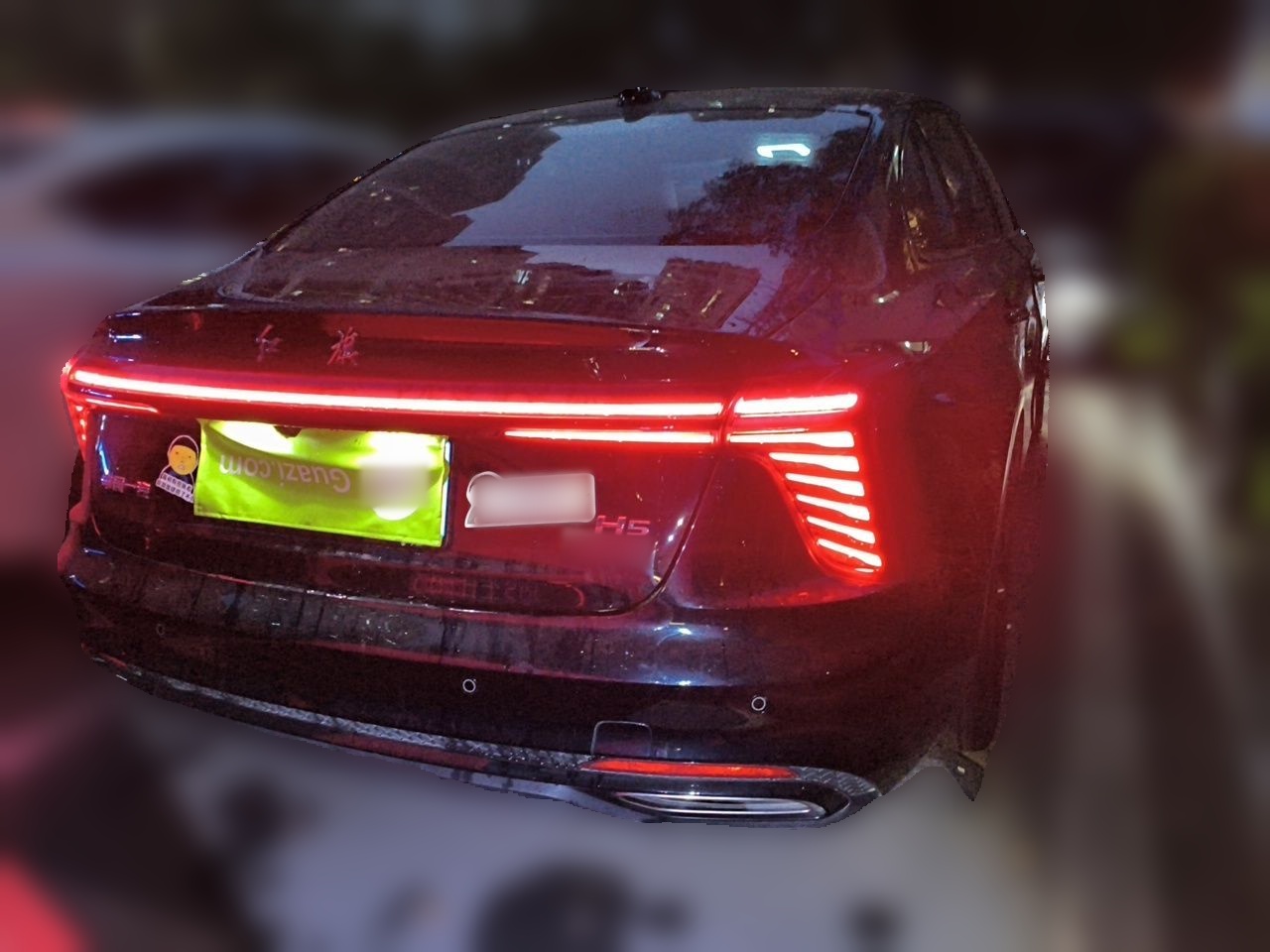 Hongqi H5 2025 Model 2.0T Automatic Xuan Ying 2 Million Units Commemorative Edition — снимка 3