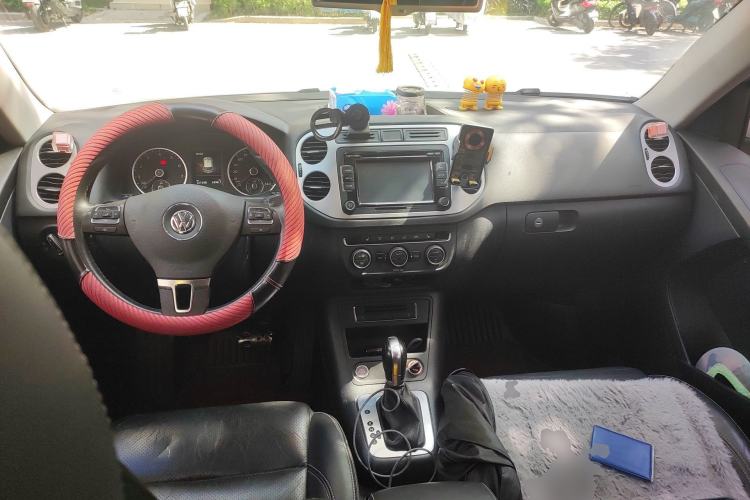 Used Volkswagen Tiguan 2016 300TSI Automatic Two-Wheel Drive Luxury Edition Center Console