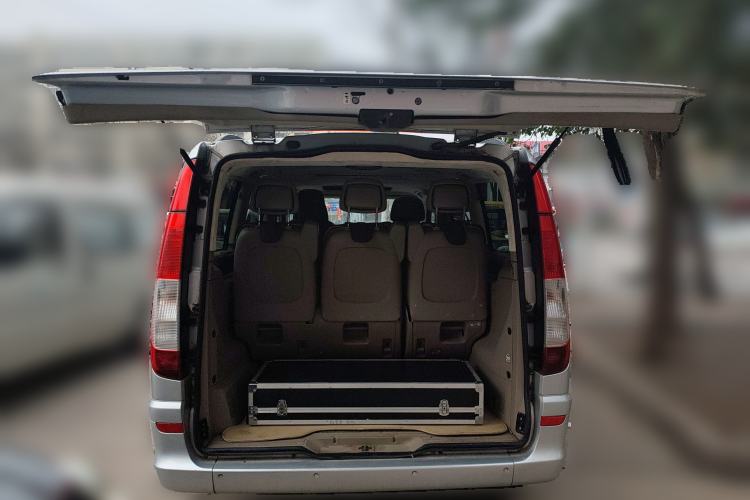 Used Mercedes-Benz Viano 2010 2.5L Prestige Edition