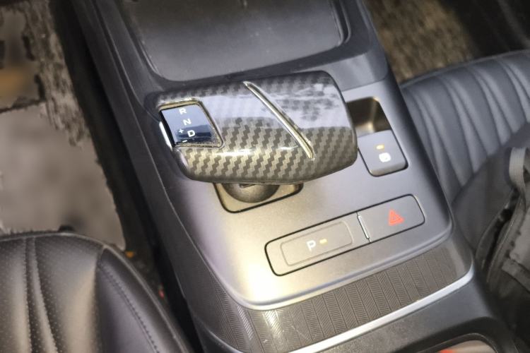 Used CHANGAN Eado DD 2023 Blue Whale NE 1.5T GDI DCT Navigation Model Gear Lever