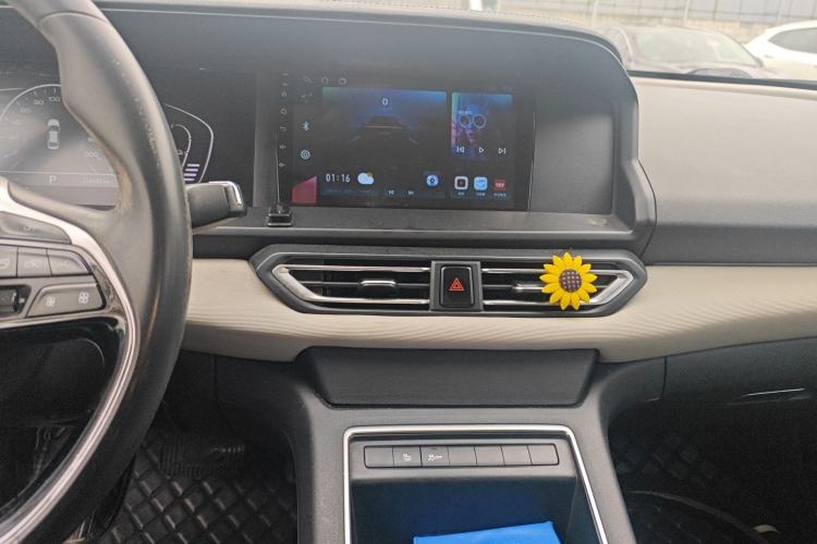 Used Dongfeng Aeolus E70 2021 Revised Version 360H Battery-Swap Edition Audio And AC Panel