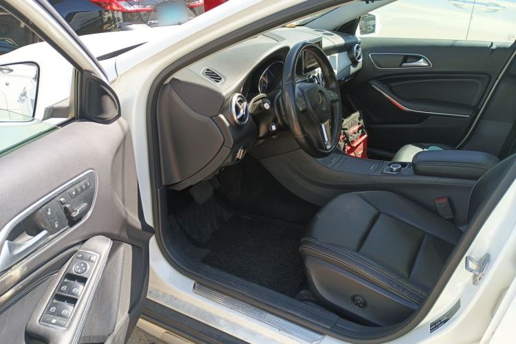 Used Mercedes-Benz GLA 2015 GLA 200 Fashion Model
