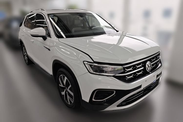 Used Volkswagen Tayron 2023 300TSI Two-Wheel-Drive Luxury Plus Advanced Edition Front Right 45 Deg