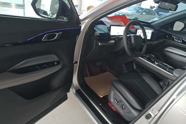 Used Oshan Z6 New Energy 2023 ZhiDian iDD 150KM Flagship PLUS Smart Parking Edition