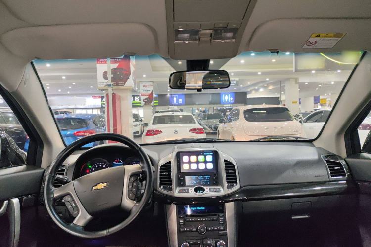 Used Chevrolet Captiva 2015 2.4L 4x4 Flagship Edition 7-Seater