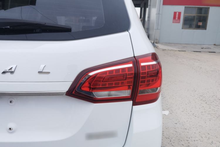 Used Haval H6 2018 Sport Edition 1.5T Automatic Two-Wheel Drive Elite Model China V Standard Right Rear Taillight