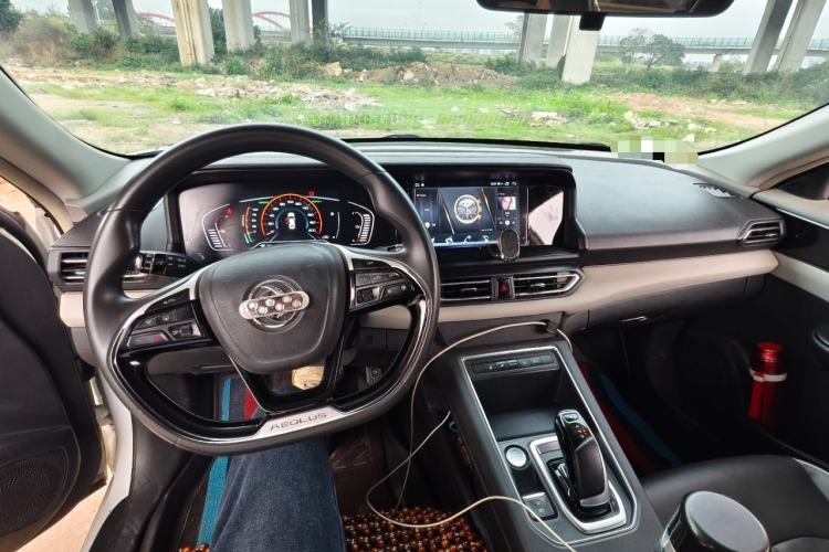 Used Dongfeng Aeolus E70 2021 Revised Version 2 500 Ultra-Comfort Edition Center Console