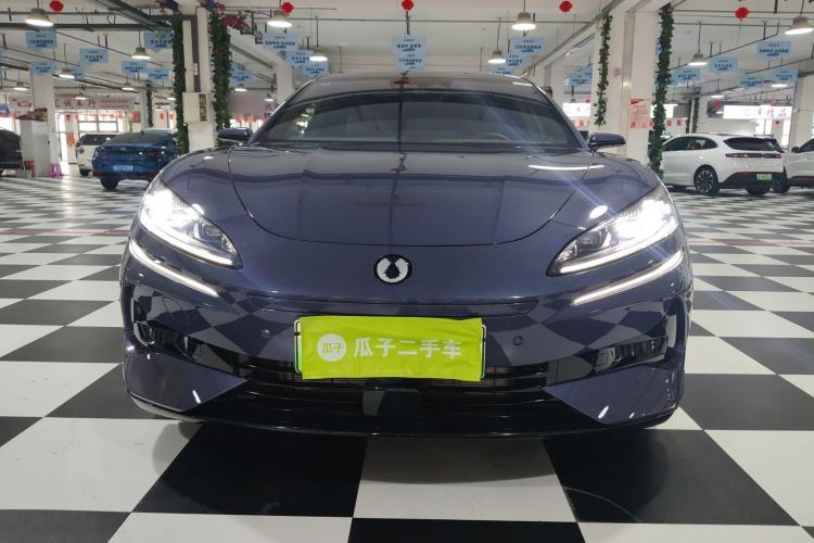 Used Denza Z9 2024 1100 km All-Wheel-Drive Ultra Version
