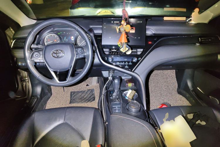 Used Toyota Camry 2021 2.0G Luxury Edition Center Console