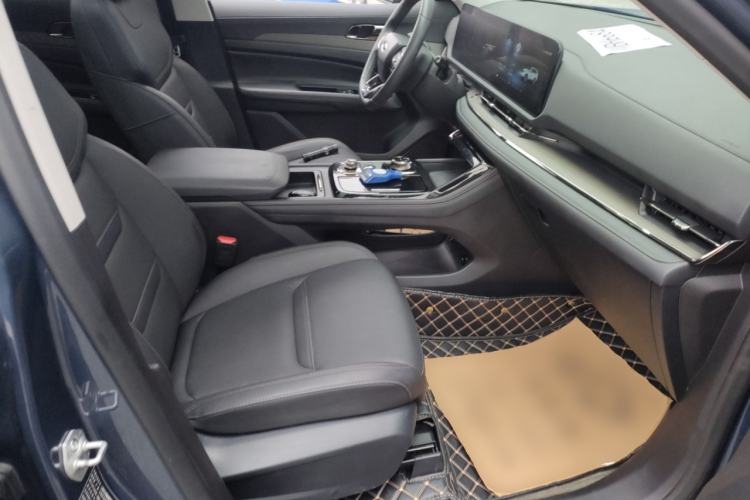 Used Ford Equator Sport 2023 EcoBoost 170 Platinum Edition Right Front Seat