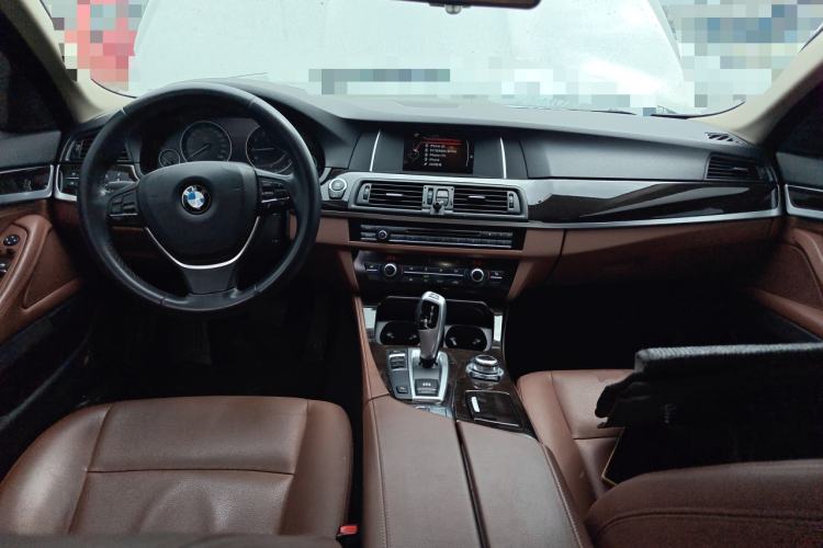 Used BMW 5 Series 2017 525Li Leading Model Center Console