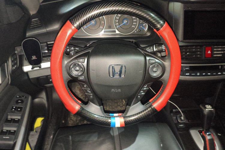 Used Honda Crosstour 2014 3.0L AWD Prestige Edition Steering Wheel