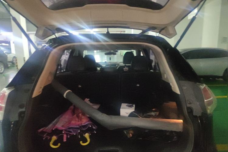 Used Nissan X-Trail 2015 2.0L CVT Comfort MAX Edition 2WD Trunk