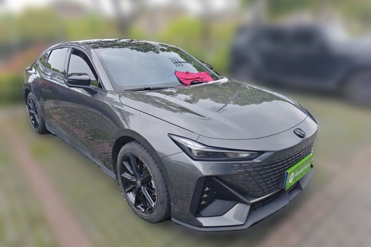 Used CHANGAN UNI-V 2022 1.5T Prestige Version Front Right 45 Deg