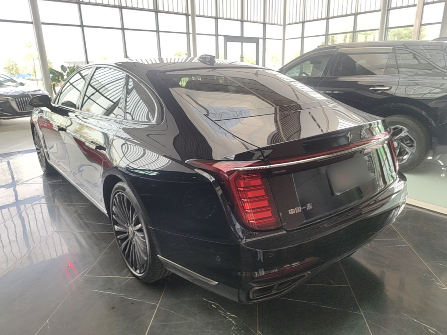 Hongqi H9 2025 2.0T Two-Wheel Drive Flagship Private Enjoyment Fashion Edition 5 Seats — снимка 4