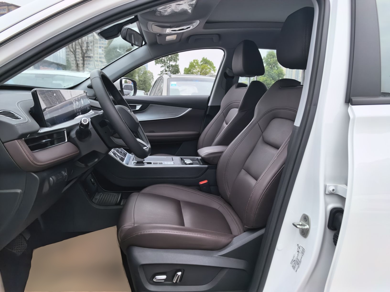 Переднее сиденье в автомобиле