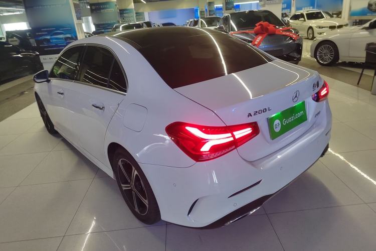 Used Mercedes-Benz A-Class 2022 Revised Version A 200 L Sport Sedan Fashionable Style

