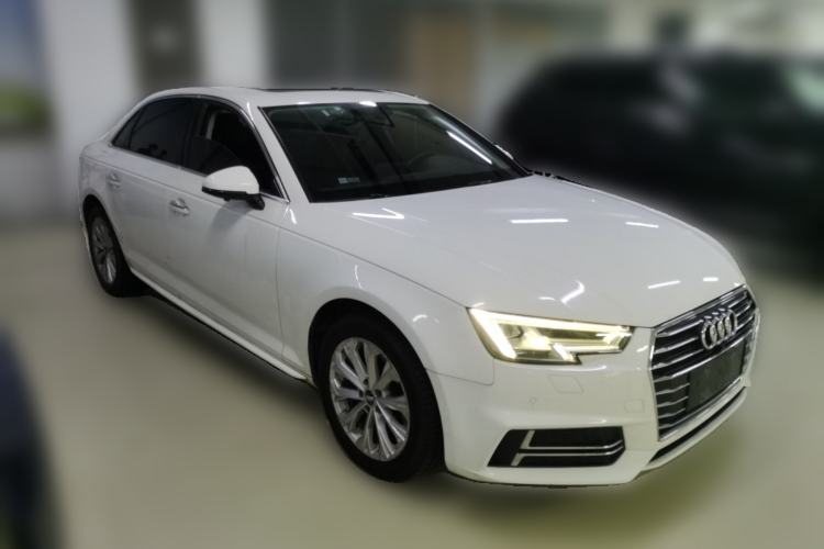 Used Audi A4L 2019 40 TFSI Ambition China VI Front Right 45 Deg