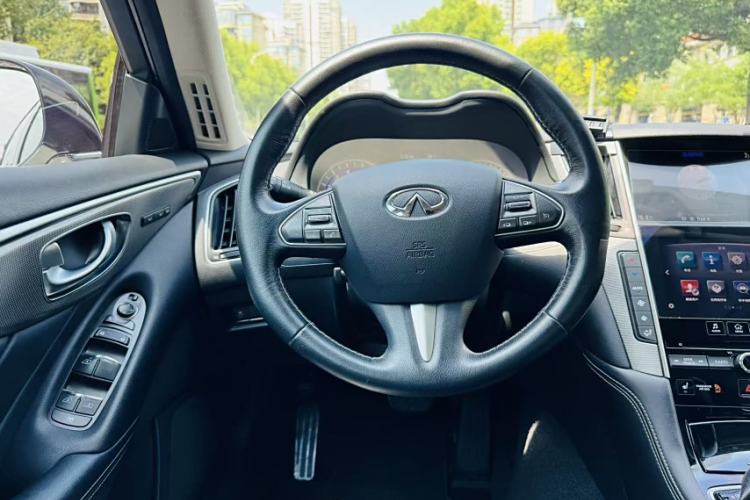 Used Infiniti Q50 2014 3.7L Comfort Edition Interior 3