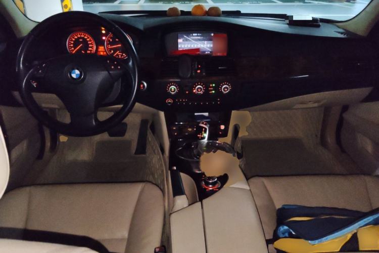 Used BMW 5 Series 2010 523Li Leading Model Center Console