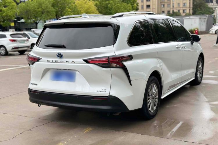 Used Toyota SIENNA 2023 2.5L Hybrid Comfort Edition Exterior 5