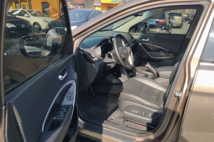 Used Hyundai Santa Fe 2013 2.4L Automatic Two-Wheel Drive Smart Version