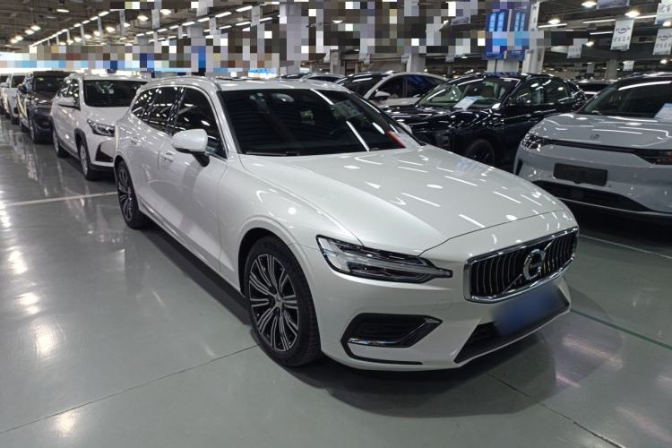 Used Volvo V60 2022 B5 Zhiyuan Luxury Edition