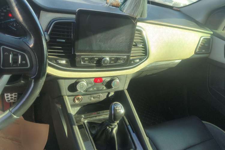 Used Zxauto Terralord 2021 2.5T Passenger Version Diesel Four-Wheel Drive Flagship Trim – Standard Dual
