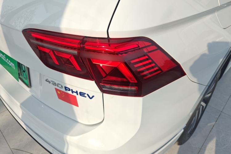 Used Volkswagen Tiguan L New Energy 2023 430 PHEV Plug-in Hybrid Flagship Edition Right Rear Taillight