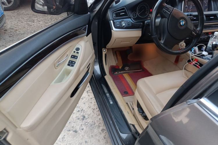 Used BMW 5 Series 2013 525Li Leading Model
