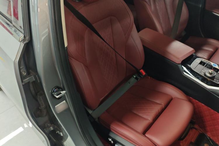 Used BMW i3 2022 eDrive 35 L
