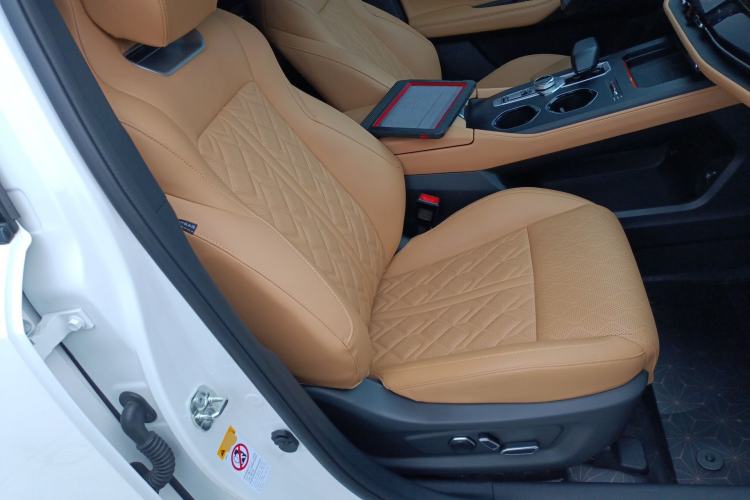 Used CHANGAN UNI-K 2021 2.0T All-Wheel Drive Prestige Version
