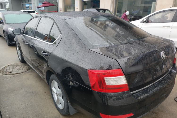 Used Skoda Octavia 2015 1.6L Manual Yijun Edition Rear Left 45 Deg