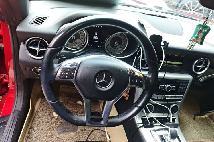 Used Mercedes-Benz SLK-Class 2011 SLK 200 Fashion Model Steering Wheel